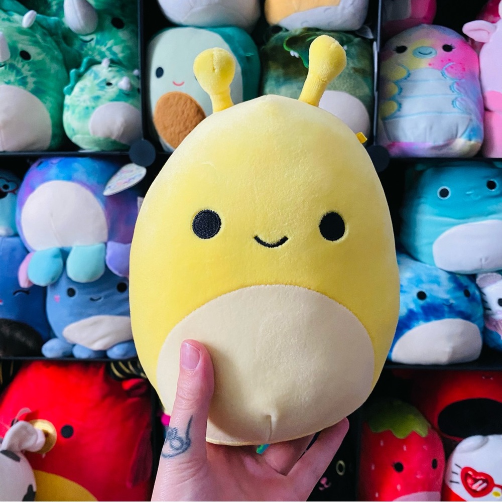 Squishmallow Zarina the slug 7.5"